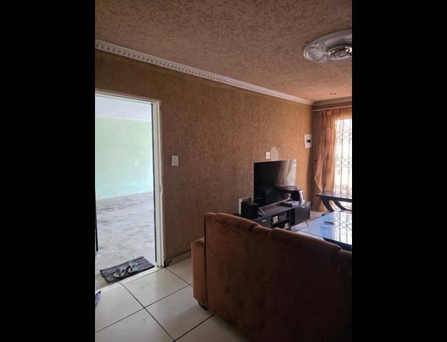 3 BEDROOM HOUSE FOR SALE IN BIRCH ACRES